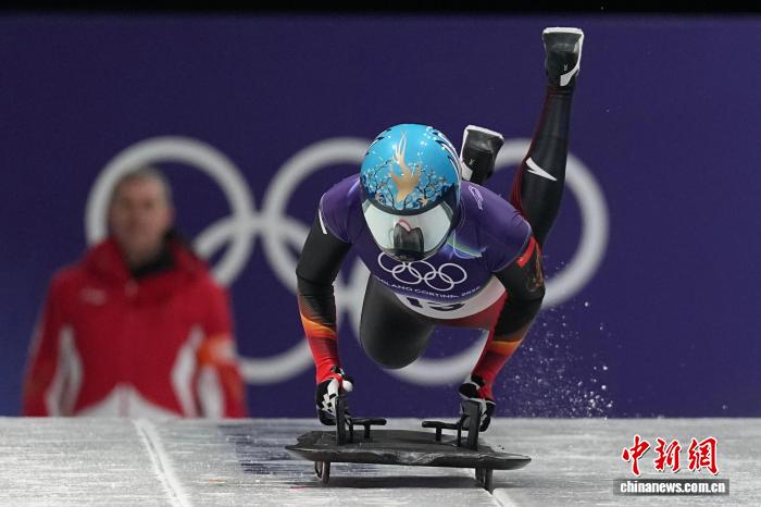奥地利老将弗洛克夺金 赵丹创中国女子钢架雪车